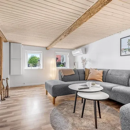 Anneke - 1-3km From The Sea By Interhome *