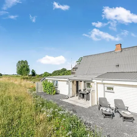 Anneke - 1-3km From The Sea By Interhome Nyaraló